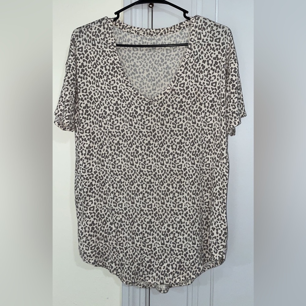 American Eagle Cheetah Print Top Size XS